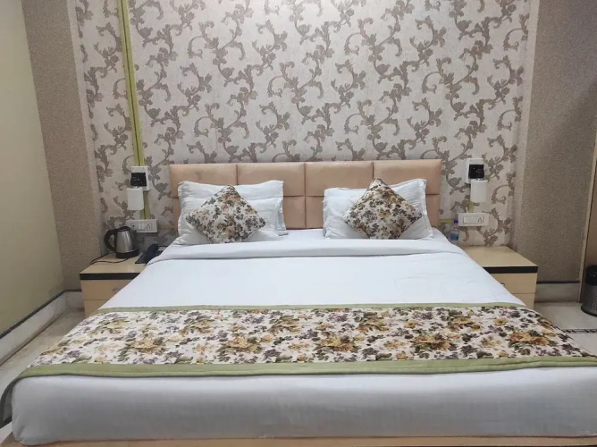 Hotel Rising Sun