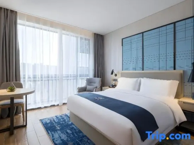 Deluxe Double Suite with panoramic view