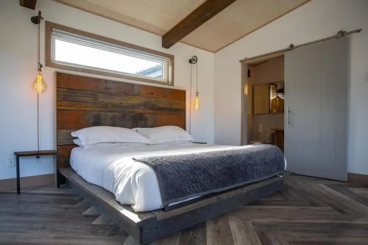 Blackstone B&B