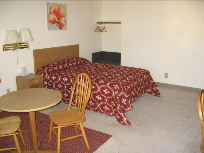 Little Bear Motel