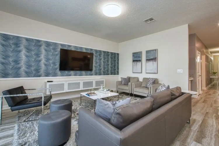 4718sh - Storey Lake