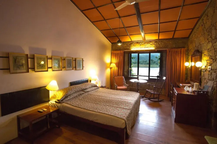 Shikarbadi Hotel