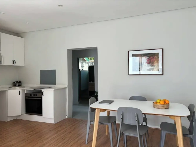 1 Bedroom Cottage with balcony