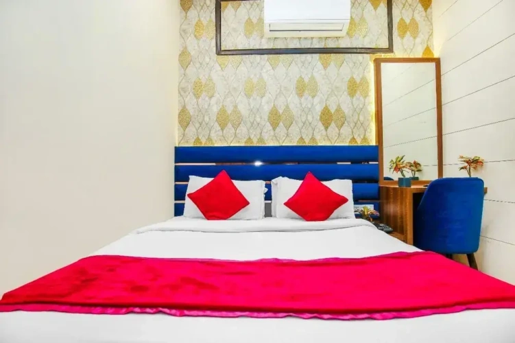Royal Double room with city view