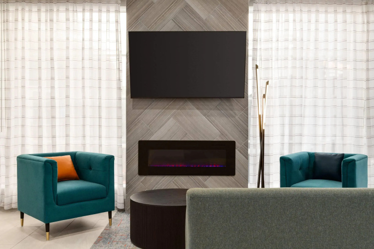 La Quinta Inn & Suites by Wyndham Dallas Arlington South