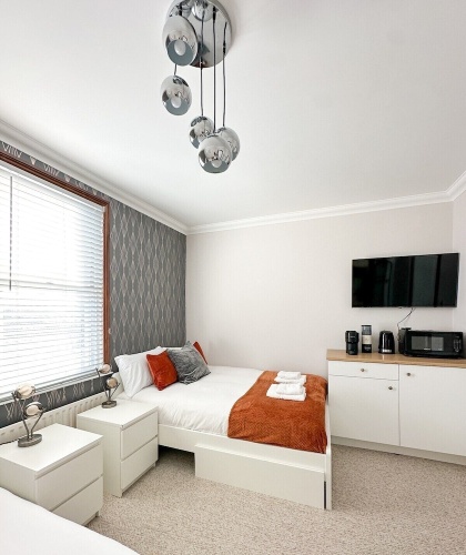 Bed in Dorm with city view