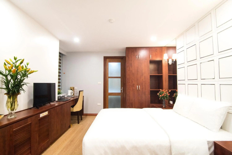 Canary Hotel & Apartment