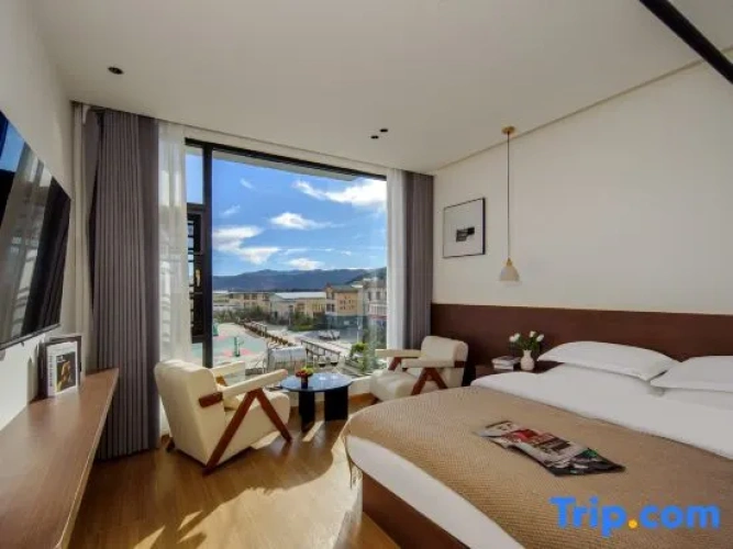 Family Suite with mountain view