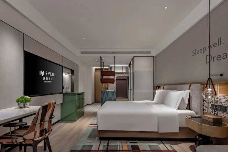 Standard Double room with city view