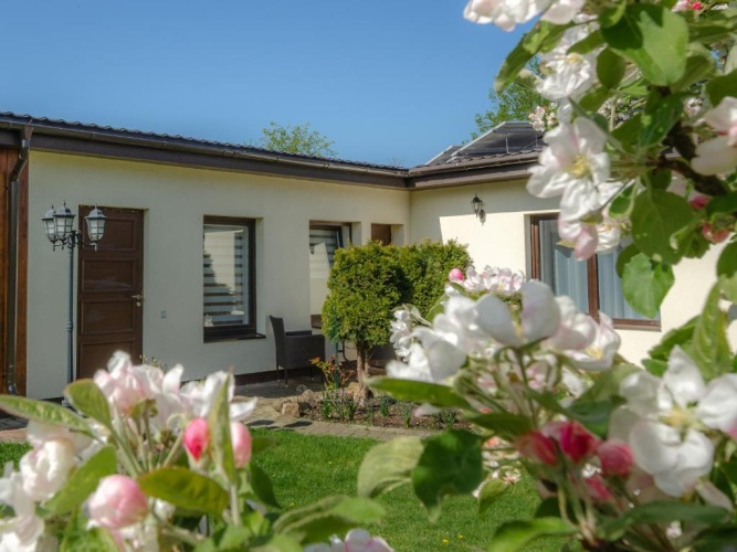 2 Bedrooms Cottage