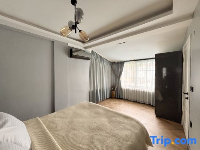 Family Suite with street view