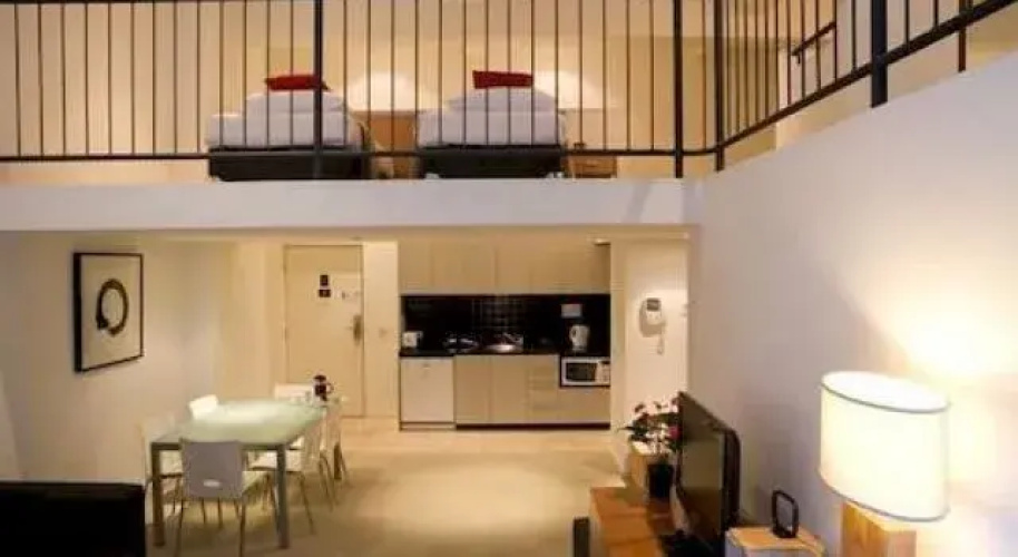 140 Little Collins Apartment Hotel