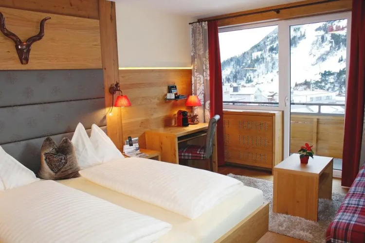 Hotel Kristall