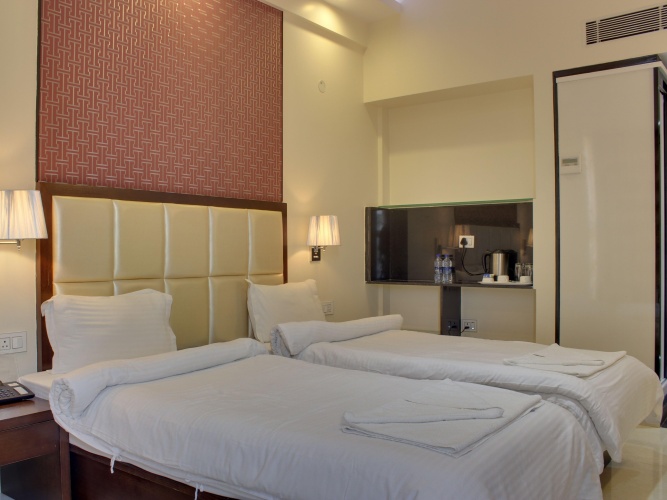 Economy Twin room with view