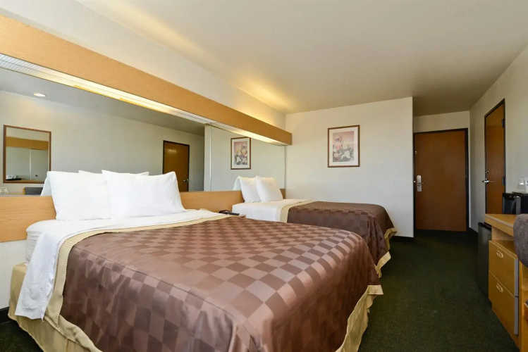 Americas Best Value Inn & Suites Ada