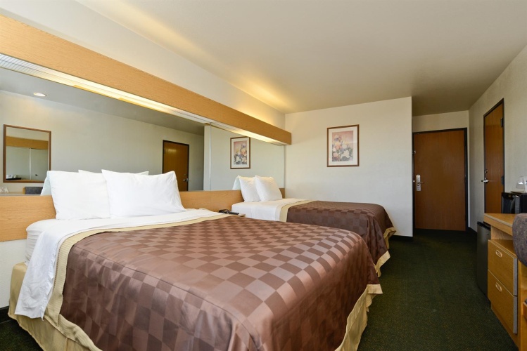 1 Bedroom Quadruple Suite