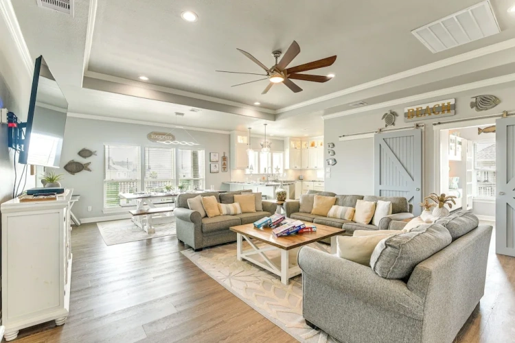 4 Bedrooms Cottage