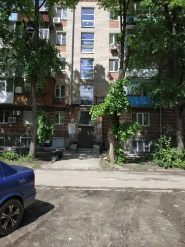 lark apartment