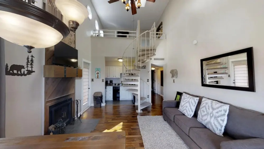 Smoky Top Summit 2 Bedroom Condo by RedAwning