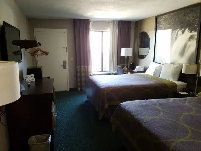 Super 8 Bentonville