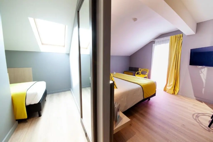 Standard Triple room