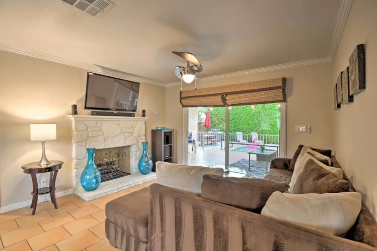 3 Bedrooms Cottage with balcony