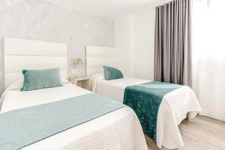2 Bedrooms Apartment L