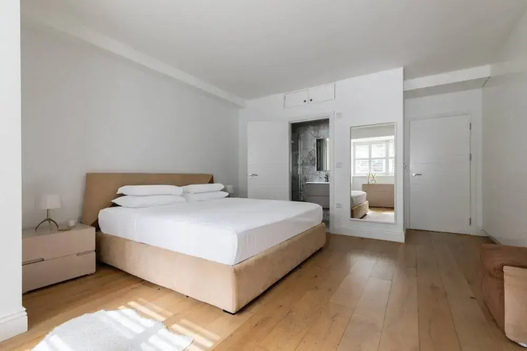 Priory Road III by Onefinestay