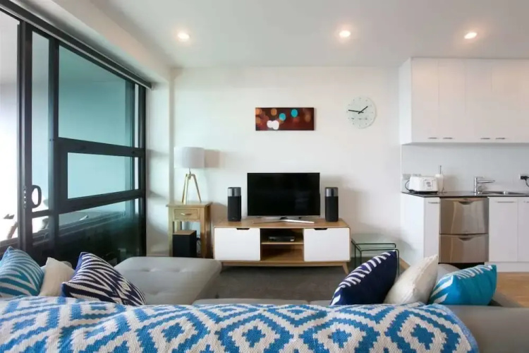 Stunning Views Central Apartment