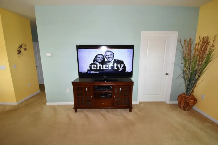 1715 Willow Bend