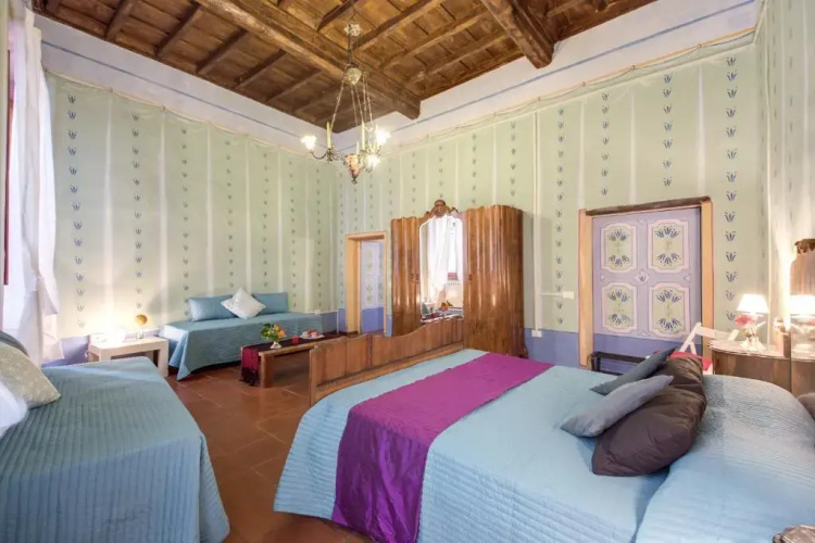 Rhome Apartments