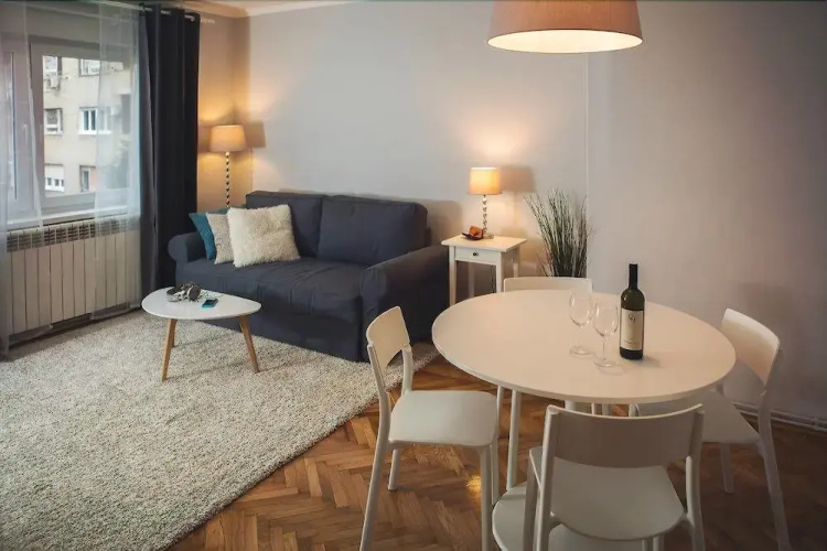 Green Avenue Apartment