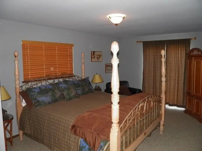 584 Alpine Dr