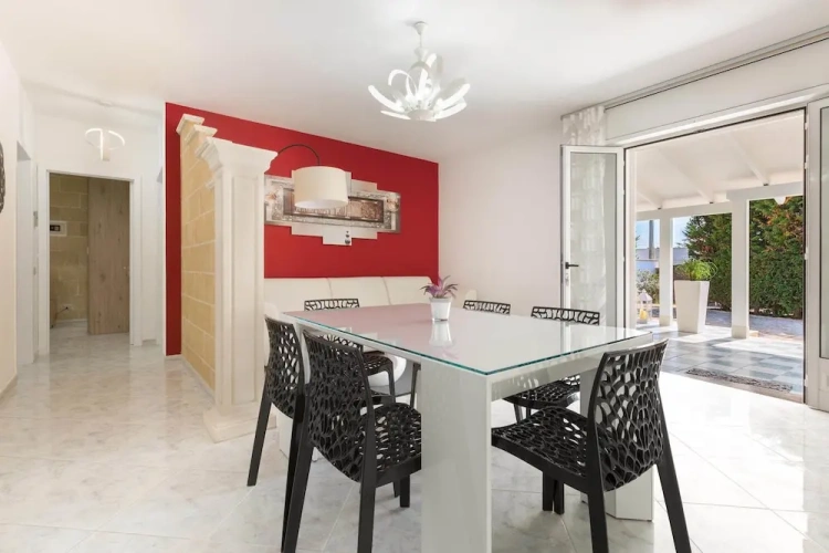 3 Bedrooms Villa