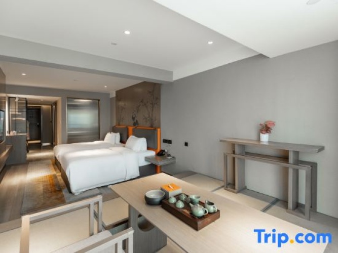 2 Bedrooms Family Suite with river view