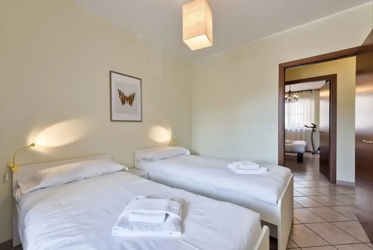 Fortino Roomy Apartment