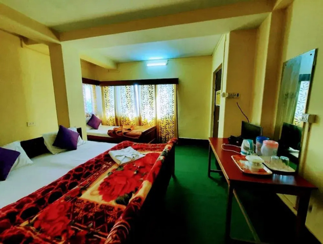 Goroomgo Opal Inn Darjeeling