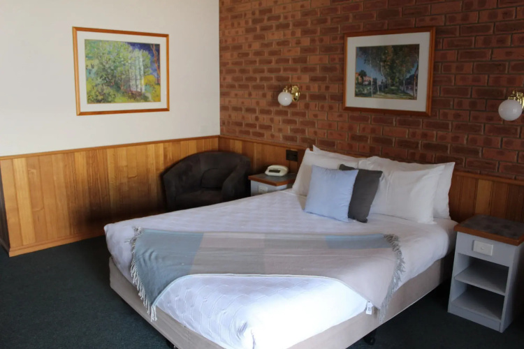 Golden River Motor Inn