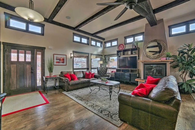 4 Bedrooms Cottage with balcony
