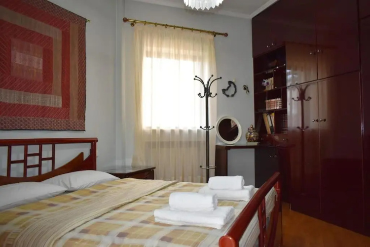 Comfortable Apartment Opposite The Park