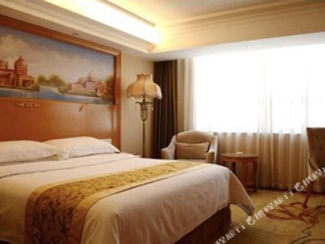 Deluxe Double Suite