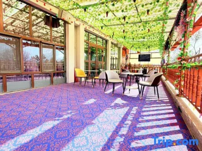 Tekes Shutu Inn