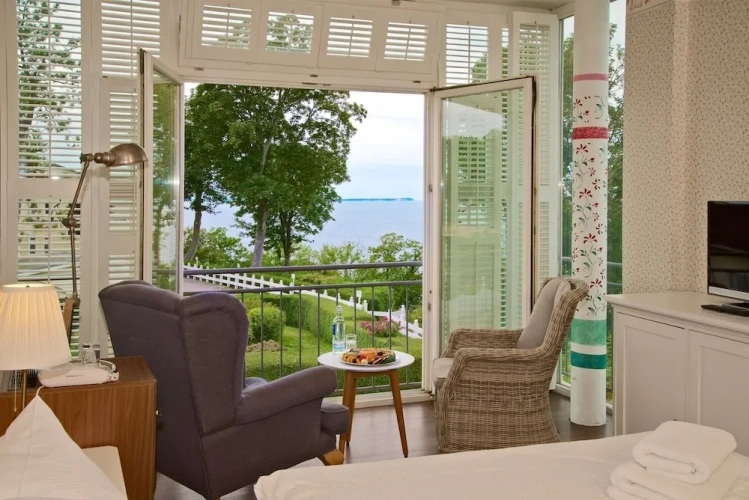 Comfort Double Cottage with ocean view
