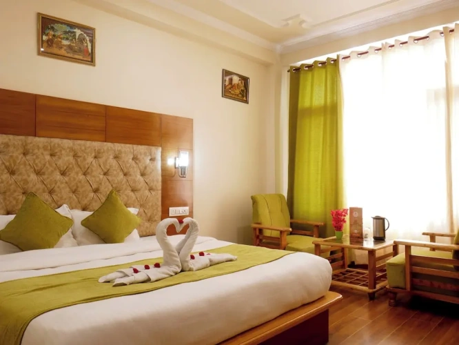 1 Bedroom Premier Double room with land view