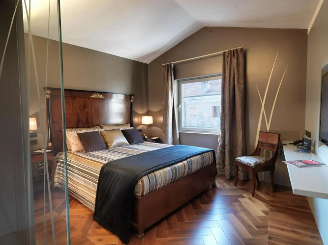 The Glam Boutique Hotel & Apt