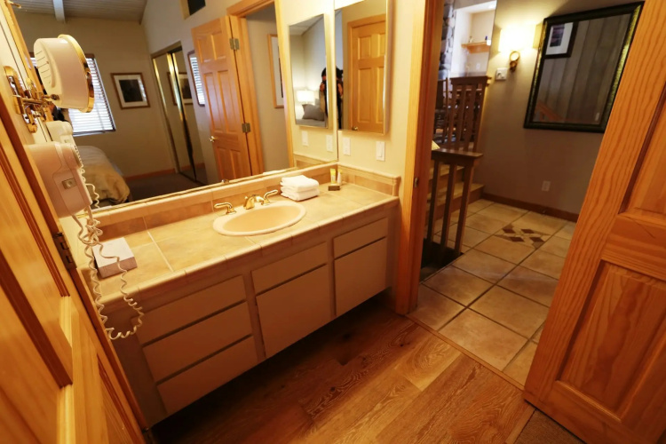 Mammoth West #137 Condo