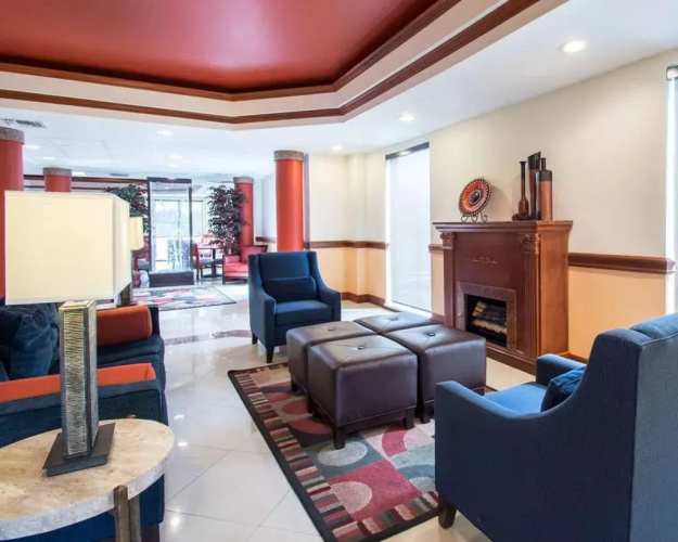 Comfort Suites