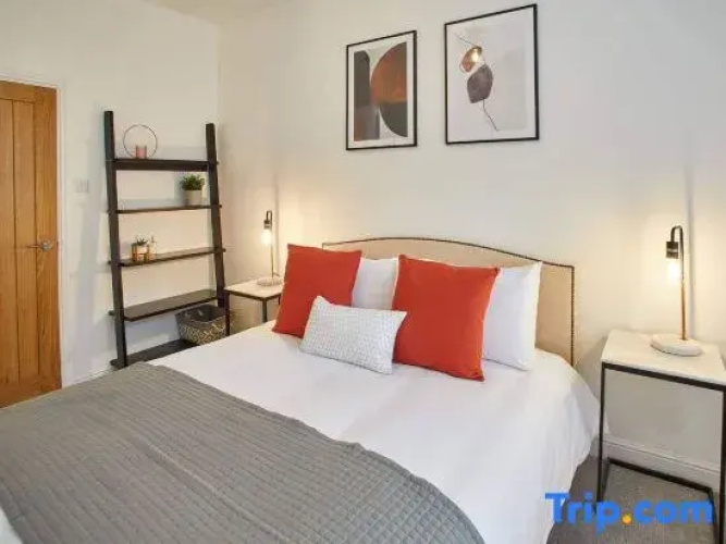 Host Stay Routh Walk