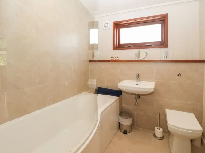 Leafy Nook Lodge
