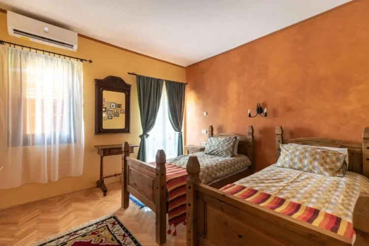 Standard Twin room with balcony